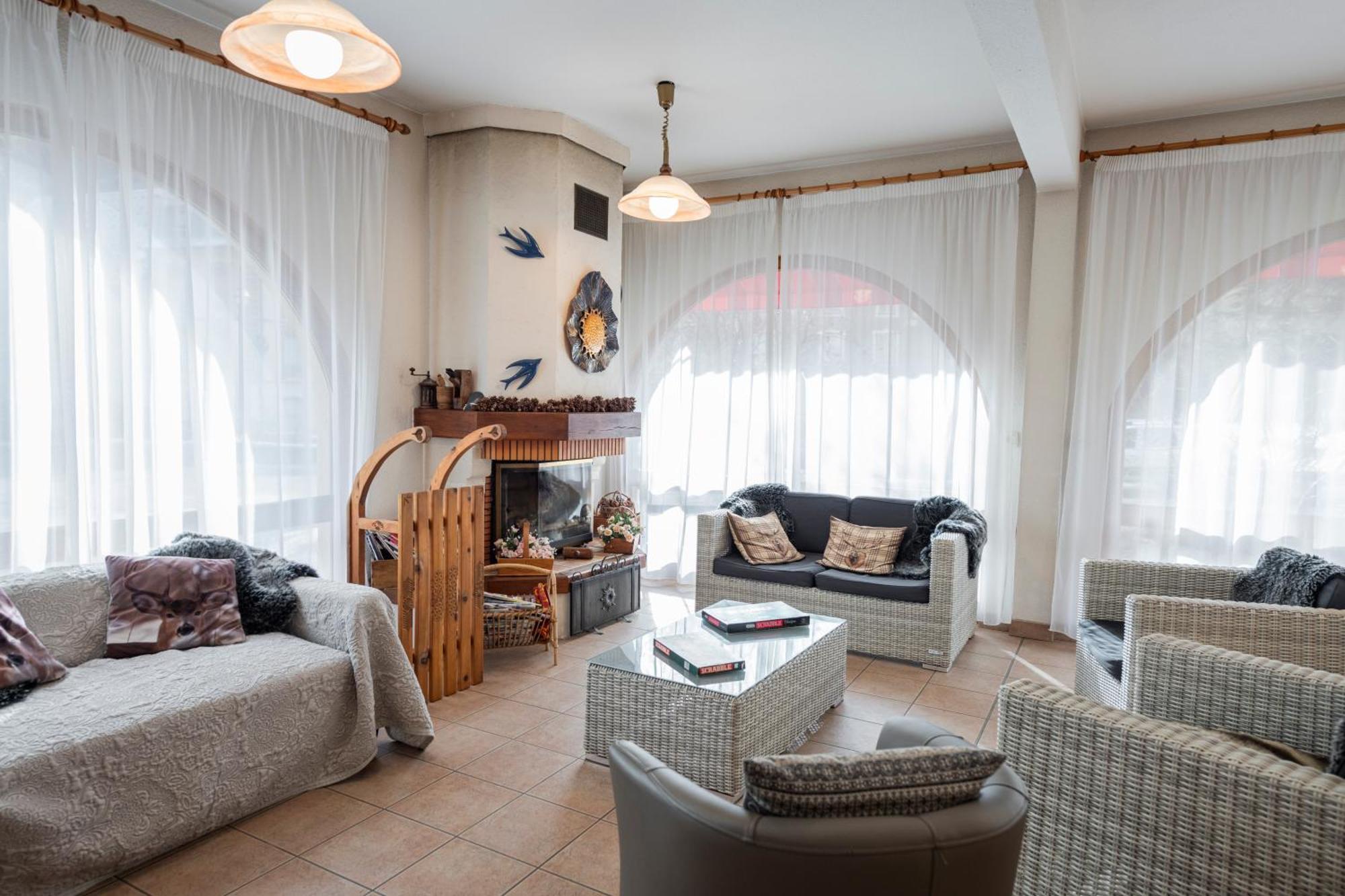 Le Guilazur Hotel Chateau-Ville-Vieille Ngoại thất bức ảnh