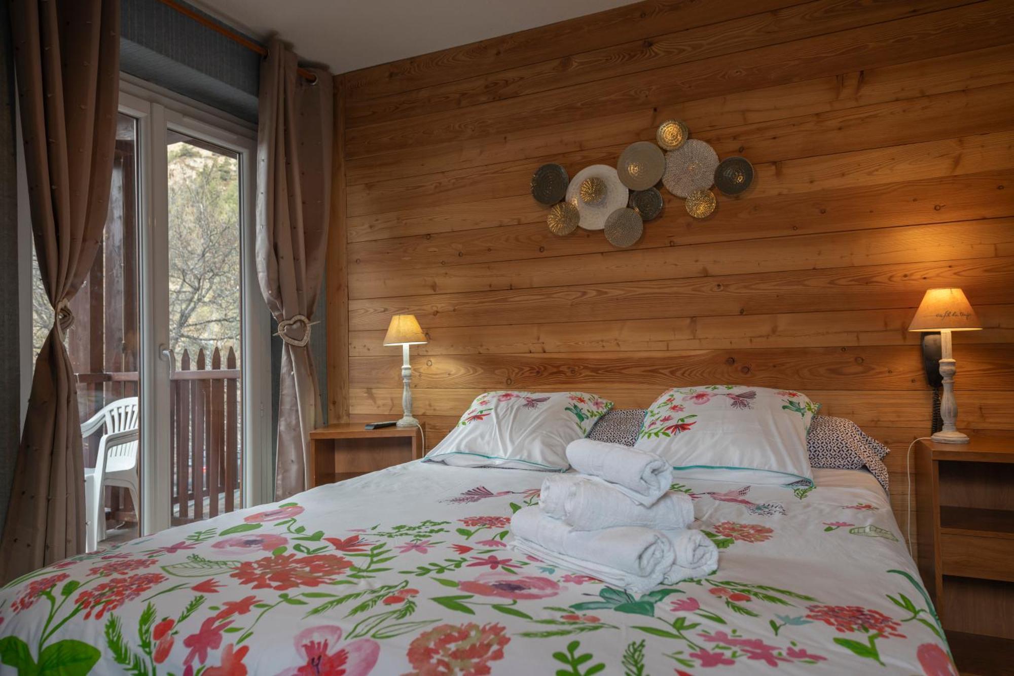 Le Guilazur Hotel Chateau-Ville-Vieille Ngoại thất bức ảnh